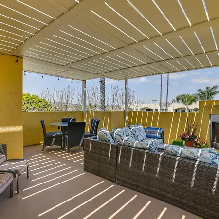 Sunny Socal Hideaway Less Than 2 Miles To Pacific Beach!